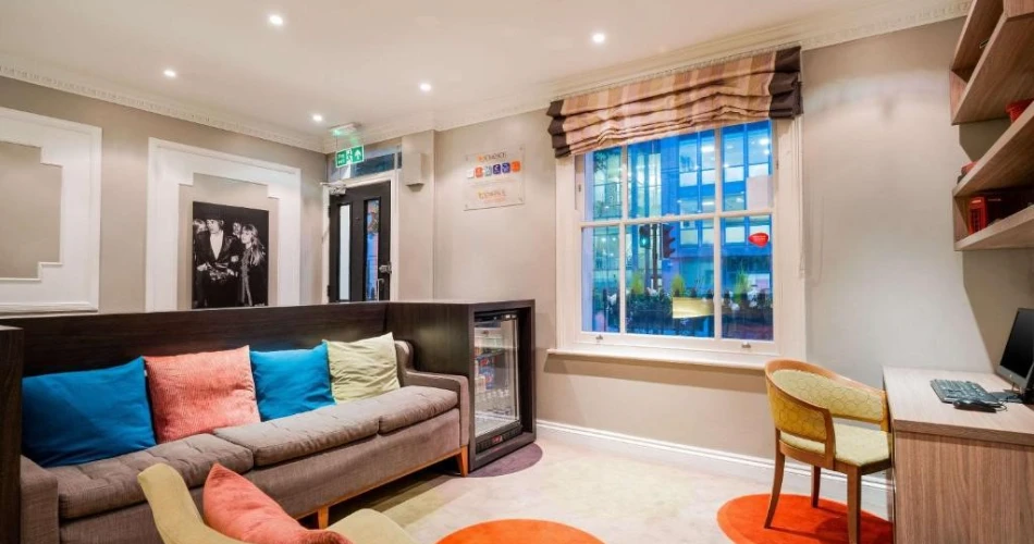 Budget-Friendly Stays Near Buckingham Palace: Perfect for Thrifty Travelers