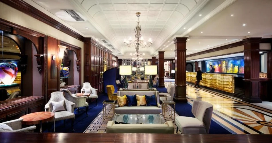 Buckingham Palace Views: Hotels Offering Stunning Vistas of London’s Iconic Landmark