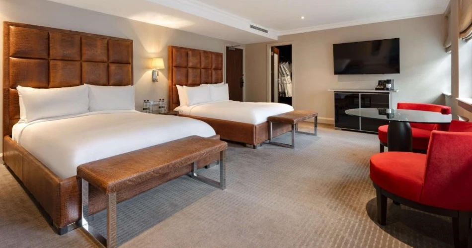 Buckingham Palace Views: Hotels Offering Stunning Vistas of London’s Iconic Landmark