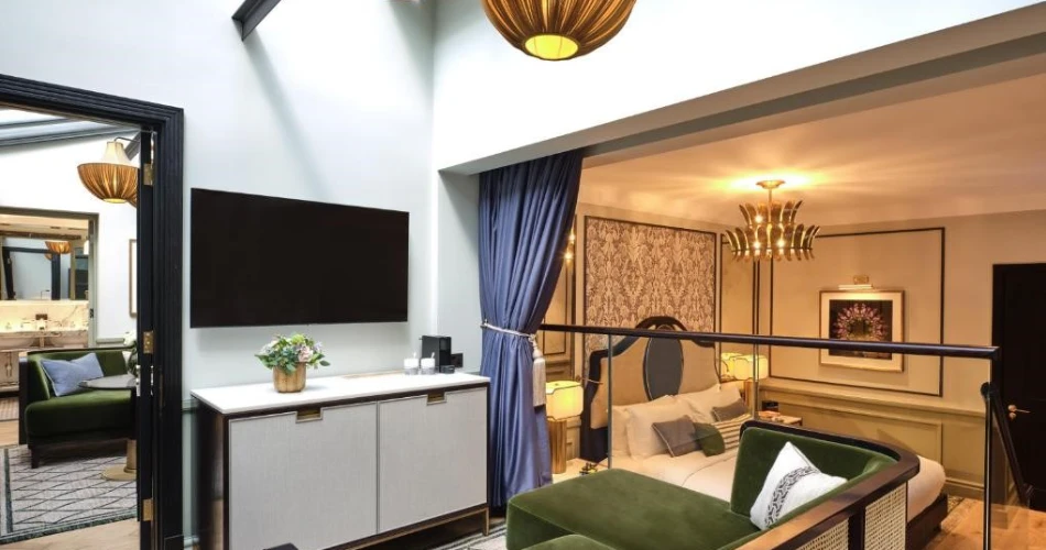 Luxury and Convenience: 14 Hotels Within Walking Distance of Buckingham Palace