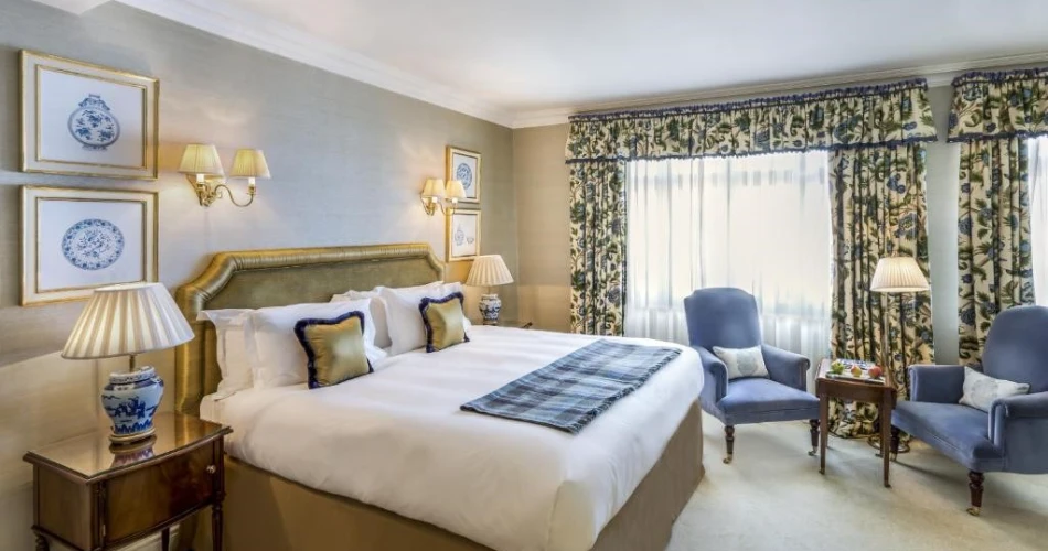 Luxury and Convenience: 14 Hotels Within Walking Distance of Buckingham Palace