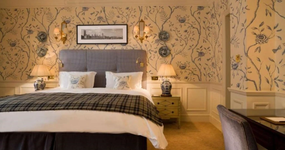 Stay in Style: Top-Rated Hotels Near Buckingham Palace and London Landmarks