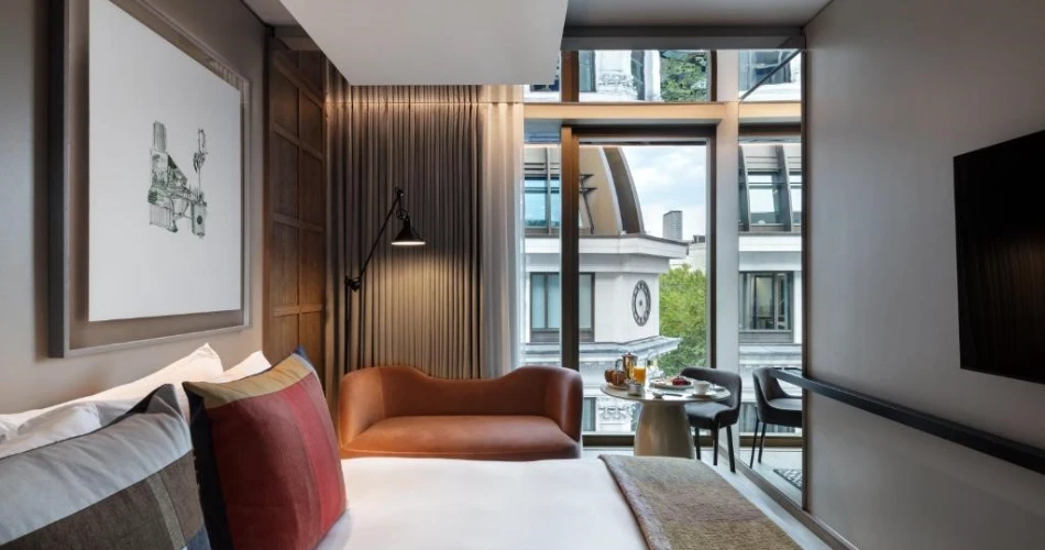 Stay in Style: Top-Rated Hotels Near Buckingham Palace and London Landmarks