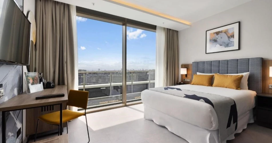 Stay in Style: Top-Rated Hotels Near Buckingham Palace and London Landmarks