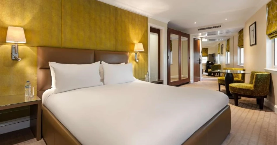 Stay in Style: Top-Rated Hotels Near Buckingham Palace and London Landmarks