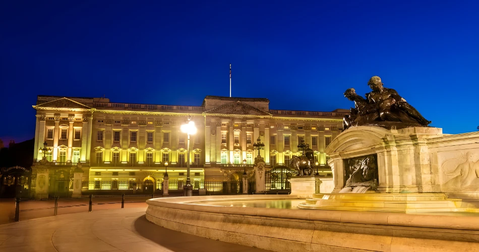 Stay in Style: Top-Rated Hotels Near Buckingham Palace and London Landmarks