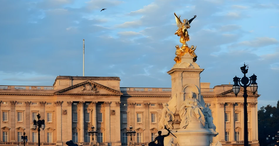 A Royal Stay: Boutique Hotels for a Regal Experience Near Buckingham Palace