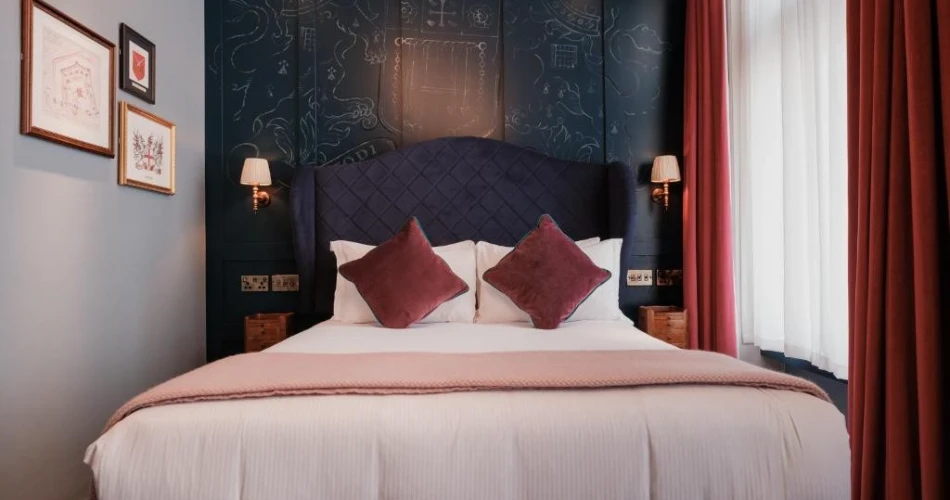 A Royal Stay: Boutique Hotels for a Regal Experience Near Buckingham Palace
