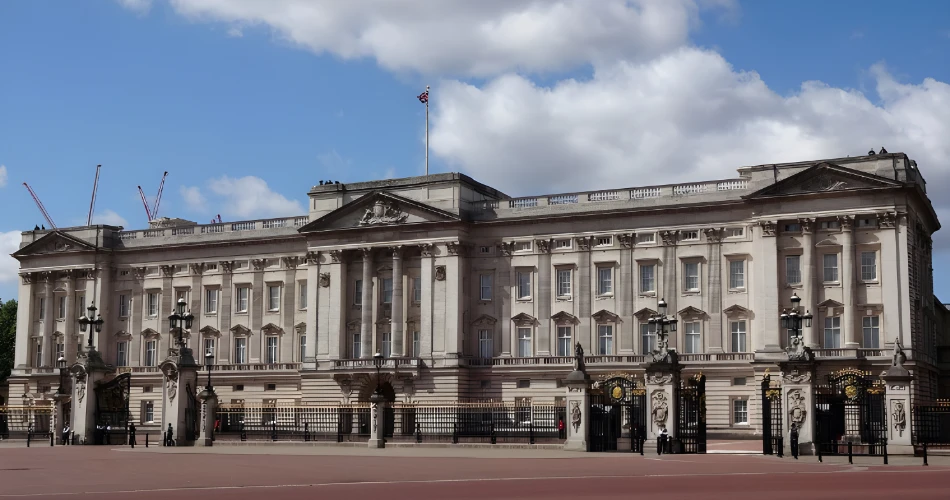 Historic Hotels Near Buckingham Palace: Where Tradition Meets Comfort