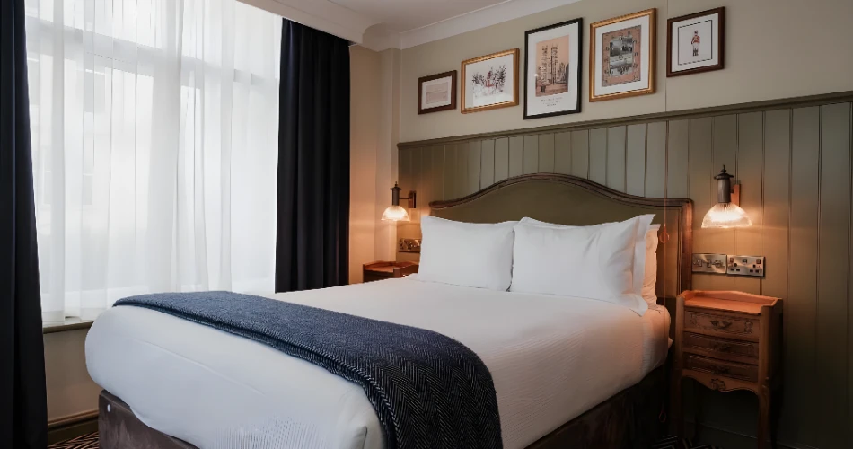 Historic Hotels Near Buckingham Palace: Where Tradition Meets Comfort