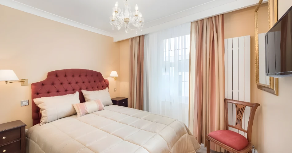 Luxury on a Budget: Affordable 4-Star Hotels Near Buckingham Palace