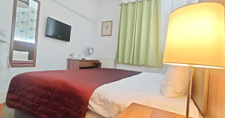 Luxury on a Budget: Affordable 4-Star Hotels Near Buckingham Palace