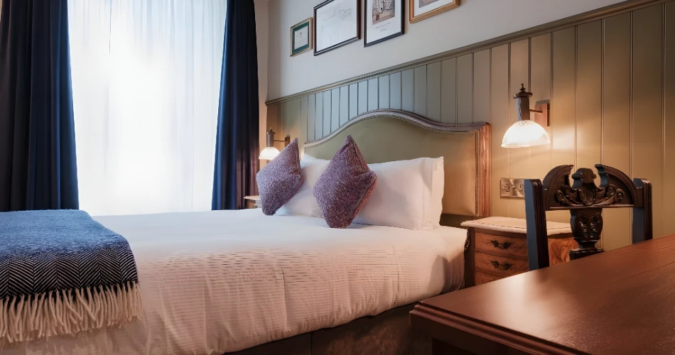 Luxury on a Budget: Affordable 4-Star Hotels Near Buckingham Palace
