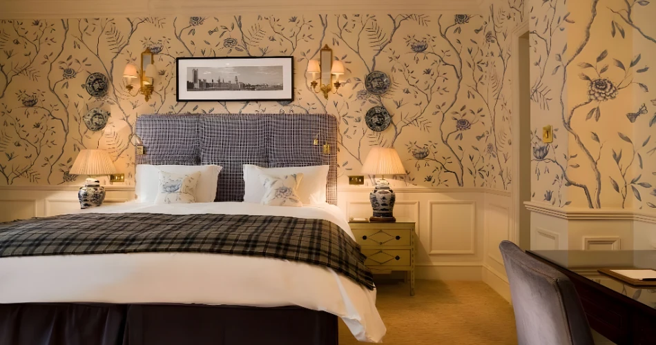 5-Star Stays: Luxurious Hotels Close to Buckingham Palace