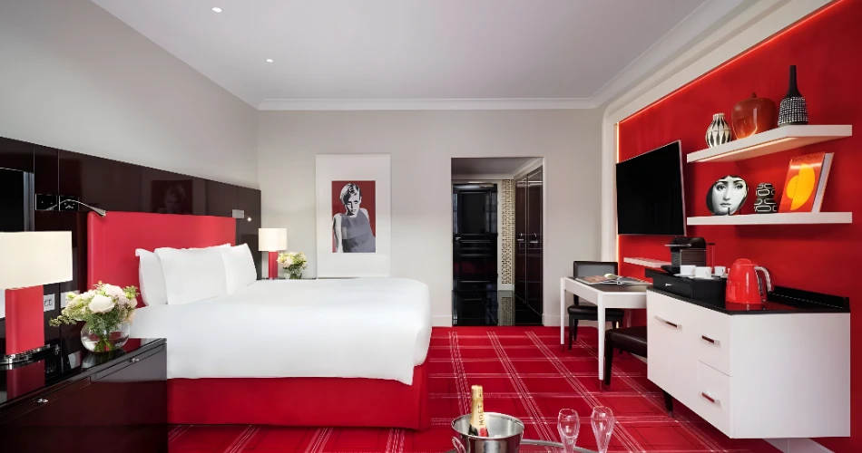 5-Star Stays: Luxurious Hotels Close to Buckingham Palace