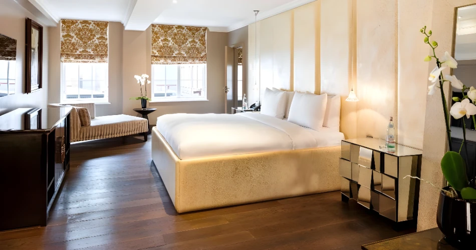 5-Star Stays: Luxurious Hotels Close to Buckingham Palace
