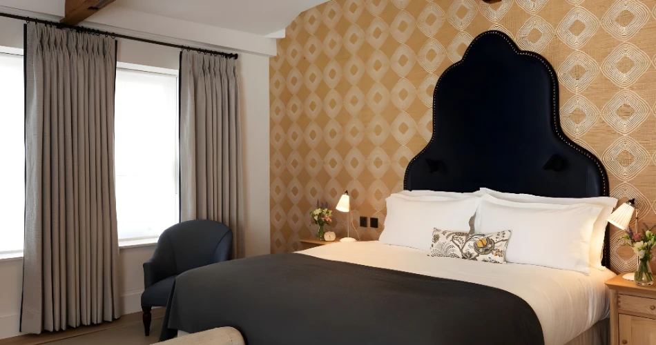 The Ultimate Guide to Hotels Near Buckingham Palace for Every Traveler