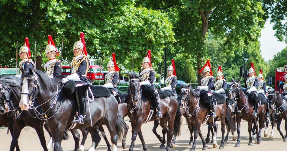 Changing the Guard at Buckingham Palace: What to Know Before You Go